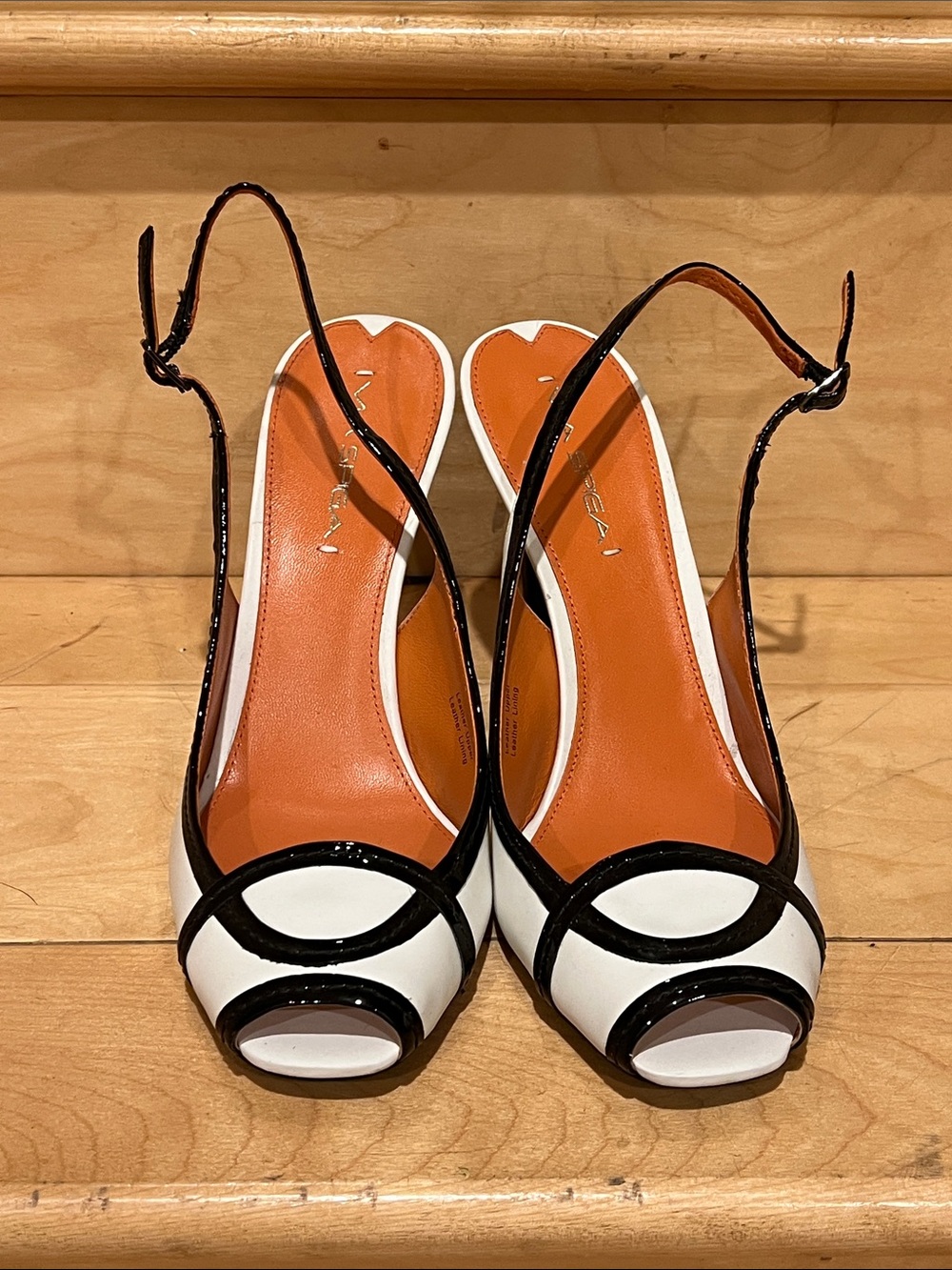 NEW UNUSED without tag or box Via Spiga White and Black Peep-Toe Slingback 9